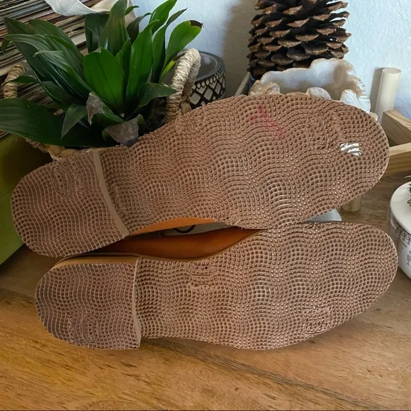 Nieman Marcus Gravati Leather Lace Up Shoes - Picture 6 of 10